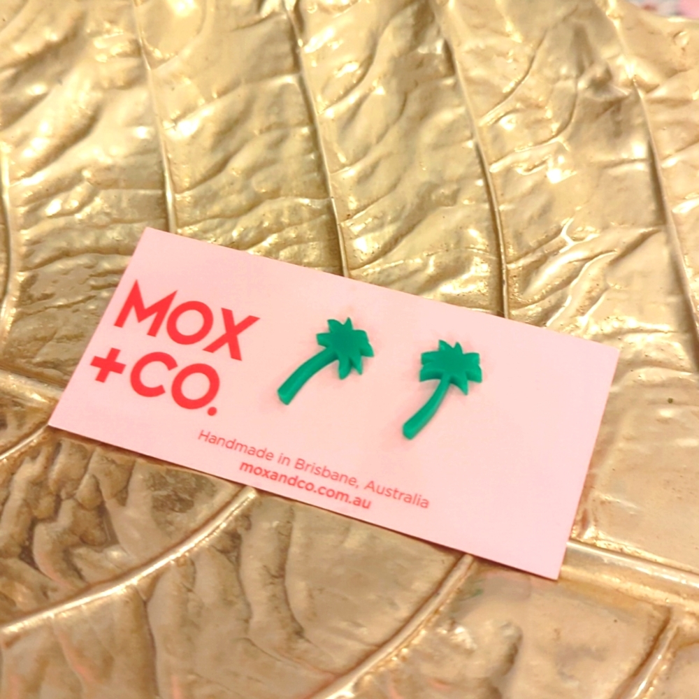 NWT/IP 🦘💕MOX & CO💕🦘 acrylic Studs Sterling Posts/Bks 🏝MED GREEN PALM TREES